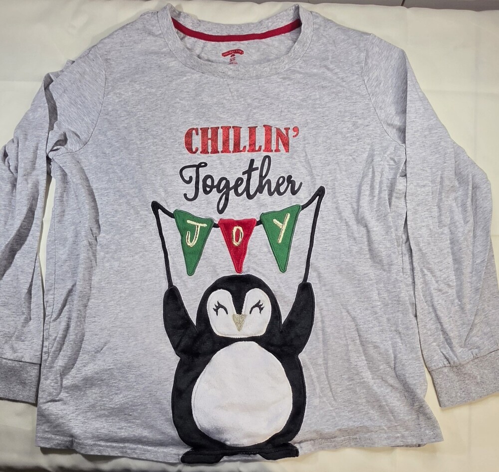 Holiday Time Chillin Together Gray Long Sleeve Pinguin X-Mas Shirt XL Sku 332